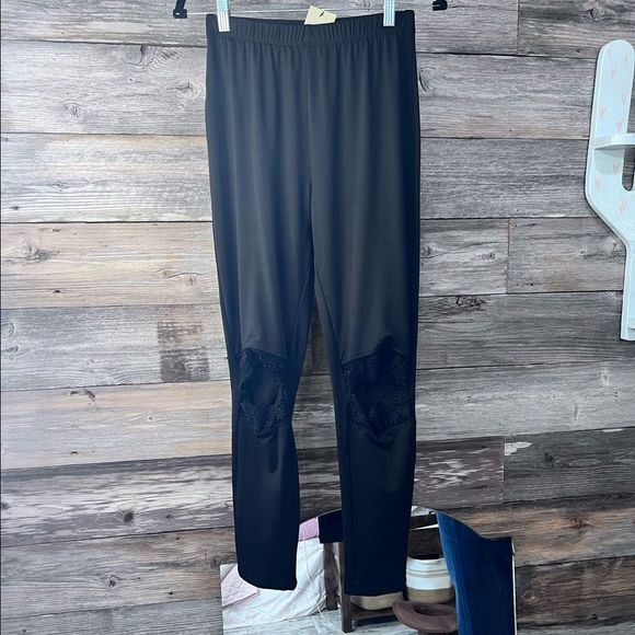 Open Knee Lace Trimmed Leggings💗 - Picture 5 of 8